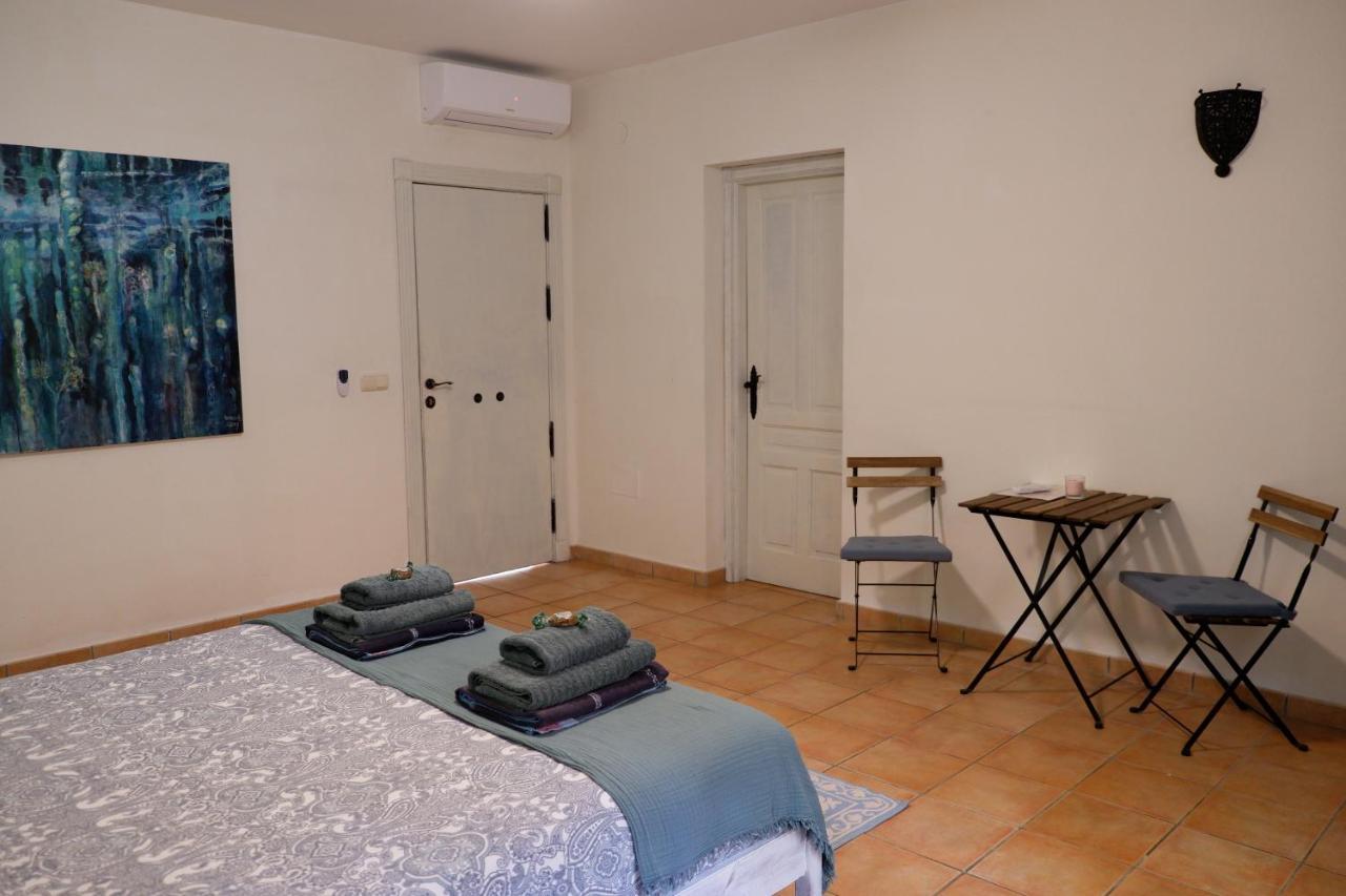 Vegan Guesthouse Finca Pereila Коін Екстер'єр фото